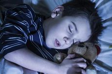 Tidur Sebelum Jam 9 Malam Cegah Anak dari Obesitas