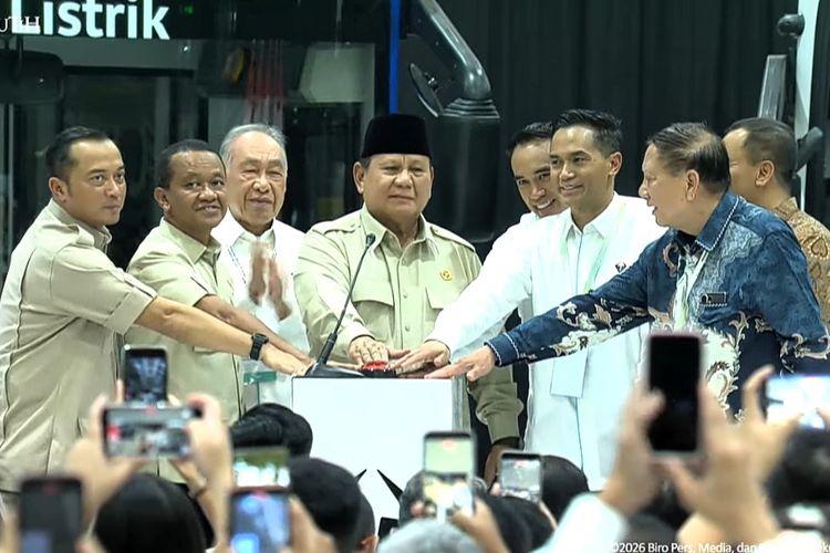 Prabowo Targetkan Produksi Sedan Listrik Besar-besaran Tahun 2028
