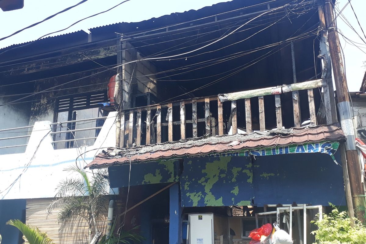 Salah satu rumah yang terbakar di Jalan Otista Raya, RT 08, 09, dan 012, RW 02, Kelurahan Bidara Cina, Kecamatan Jatinegara, Jakarta Timur, Selasa (22/10/2019).