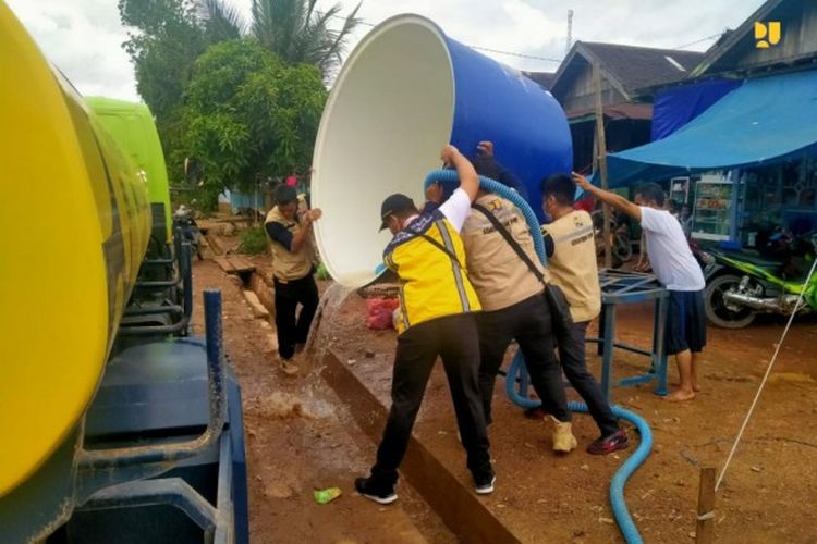 Bantuan layanan air minum dan sanitasi di Kecamatan Barabai, Kabupaten Hulu Sungai Tengah, Provinsi Kalimantan Selatan.