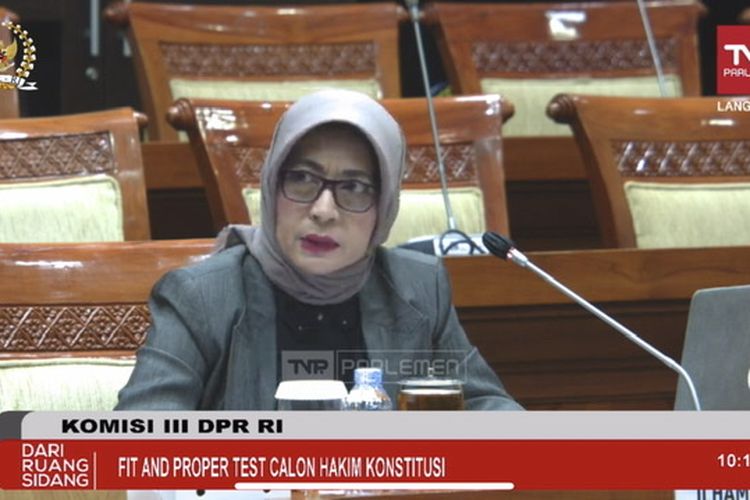 calon hakim Mahkamah Konstitusi (MK) Reny Halida Ilham Malik mengikuti fit and proper test di Komisi III DPR RI, Senin (25/9/2023). 