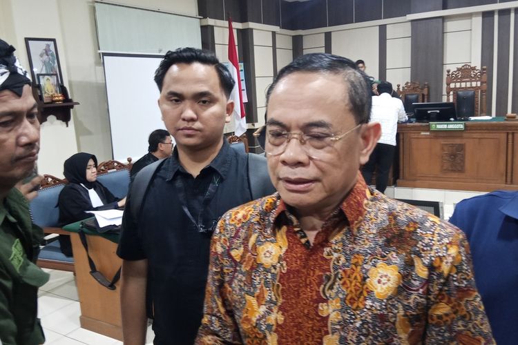 Bantah Jadi 
