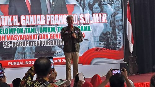 Bercanda Ingin Bagi-bagi Ponsel, Ganjar: Yang Bawa Susu Saja Diperiksa...