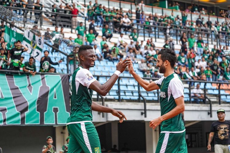 Dua penyerang Persebaya Surabaya, Amido Balde dan Manuchekhr Dzhalilov, bakal menjadi tumpuan Bajul Ijo saat menghadapi Arema FC di Partai final leg pertama Piala Presiden 2029 di Stadion Gelora Bung Tomo, Surabaya, Selasa (9/4/2019).