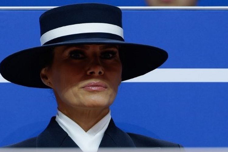 Gaya Melania Saat Pelantikan Donald Trump,