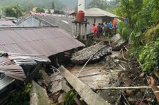 Ibu dan Anak Histeris saat Terjebak Banjir di Puncak Bogor...