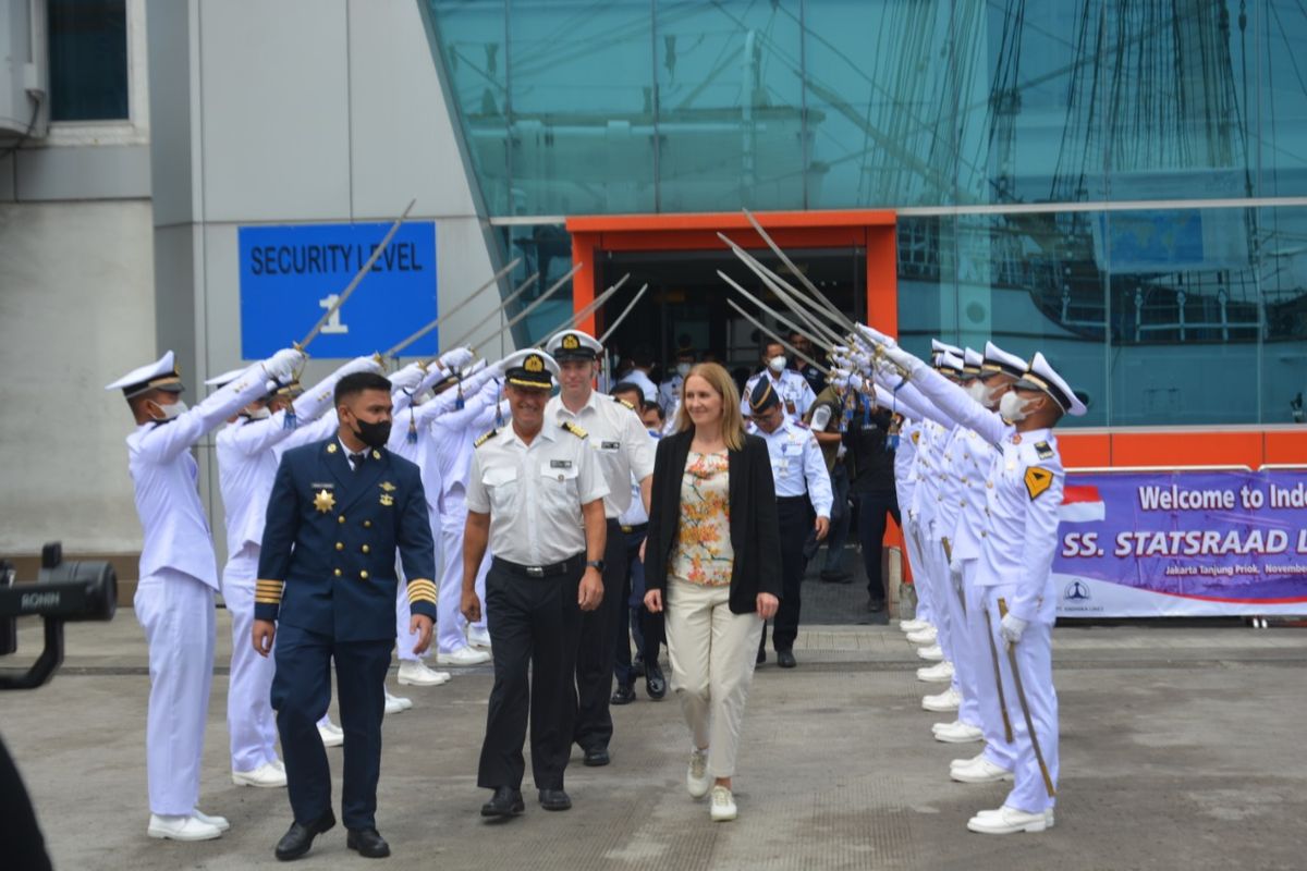 Direktorat Jenderal Perhubungan Laut Kementerian Perhubungan menyambut kedatangan kapal layar SS Statsraad Lehmkuhl dari Norwegia di Pelabuhan Tanjung Priok, Jakarta, Selasa (8/11/2022).