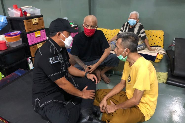 Kepala Kanwilkumham DKI Jakarta Ibnu Chuldun melakukan inspeksi mendadak ke Lapas Kelas IIA Salemba, Jakarta Pusat, untuk memastikan pemberian jatah makan untuk narapidana telah memenuhi SOP, Selasa (20/9/2022).