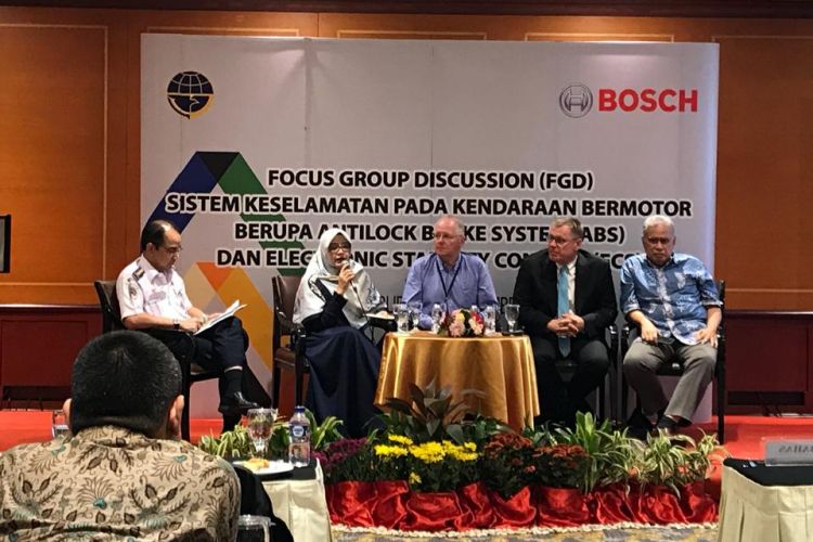 Direktorat Jenderal (Dirjen) Perhubungan Darat melaksanakan kegiatan Focus Group Discussion(FGD) terkait pembahasan sistem keselamatan pada kendaraan bermotor berupa Antilock Brake System (ABS) dan Electronic Stability Control (EBS).