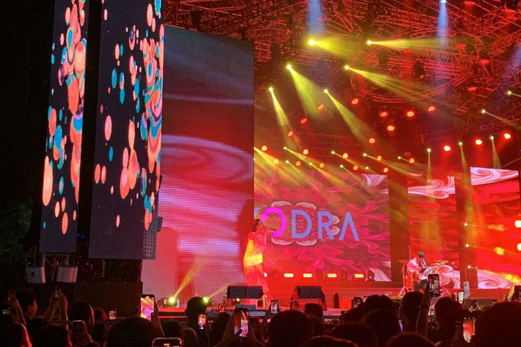 Lyodra tampil di konser Jakarta Fair 2023, Senin (26/6/2023), di JiExpo Kemayoran, Jakarta Pusat.