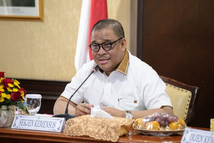 Sekjen Kementerian Sosial Hartono Laras