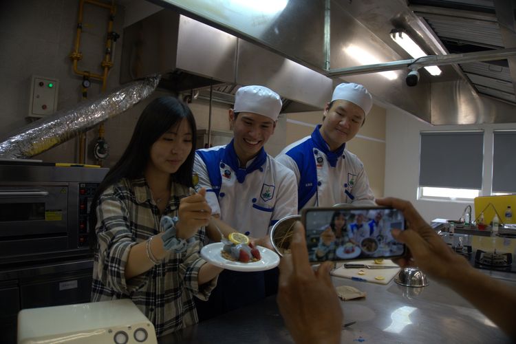 Mahasiswa Sages Institue Surabaya Ciptakan Es Krim Arang dari Batok Kelapa yang Ramah Lingkungan
