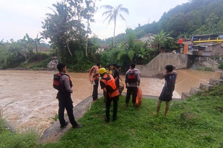 Dua Mahasiswi Terseret Arus Ditemukan Tewas 7,6 Km dari Lokasi Wisata Bandar Lampung