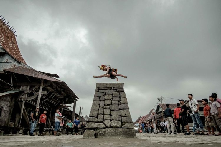 Lompat Batu di Nias.