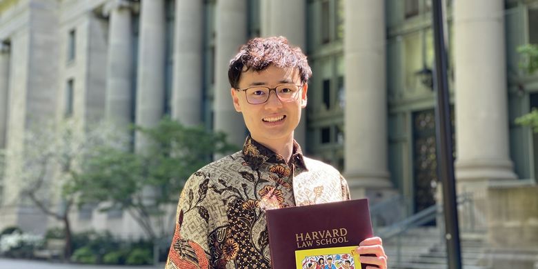 Kisah Andhika Sudarman Mahasiswa Indonesia Pertama Yang Pidato Di Wisuda Harvard Law School Halaman All Kompas Com