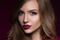 3 Cara Menghilangkan Noda Lipstik di Pakaian