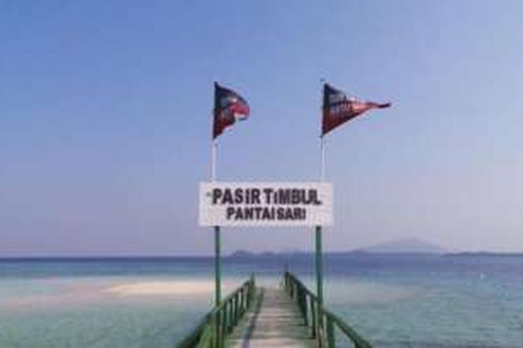Obyek wisata Pasir Timbul, Lampung.