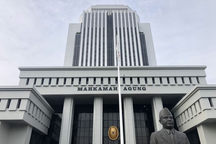 Gedung Mahkamah Agung (MA), Jalan Medan Merdeka Utara, Jakarta Pusat, Rabu (8/11/2021). 