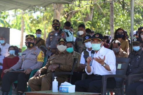 Kunjungi Korban Badai Seroja di NTT, Menko PMK Minta Ibu dan Anak Diutamakan