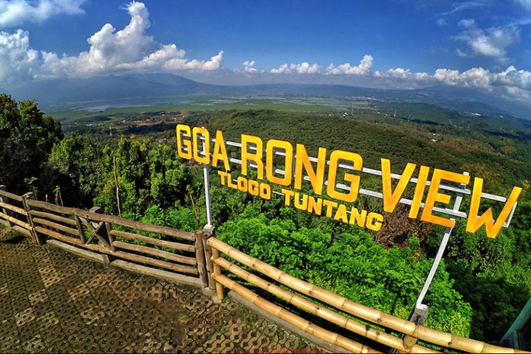 Goa Rong merupakan salah satu tempat wisata di Kabupaten Semarang, Jawa Tengah.