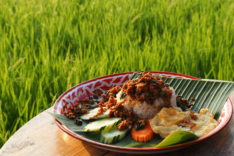 Ilustrasi restoran dekat sawah.