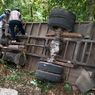Truk Angkut 27 Peziarah Terbalik di Flores Timur