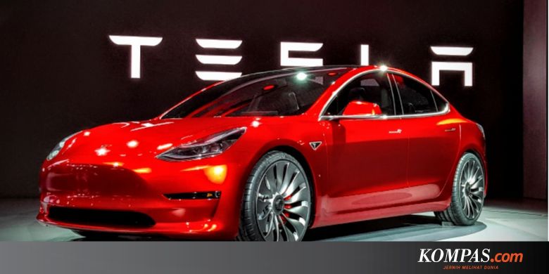 Berapa Harga  Tesla  Model 3 Milik Deddy Corbuzier di Indonesia 