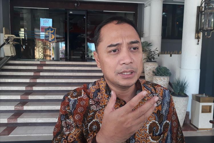 Plt Kepala Dinas Kebersihan dan Ruang Terbuka Hijau Kota Surabaya Eri Cahyadi