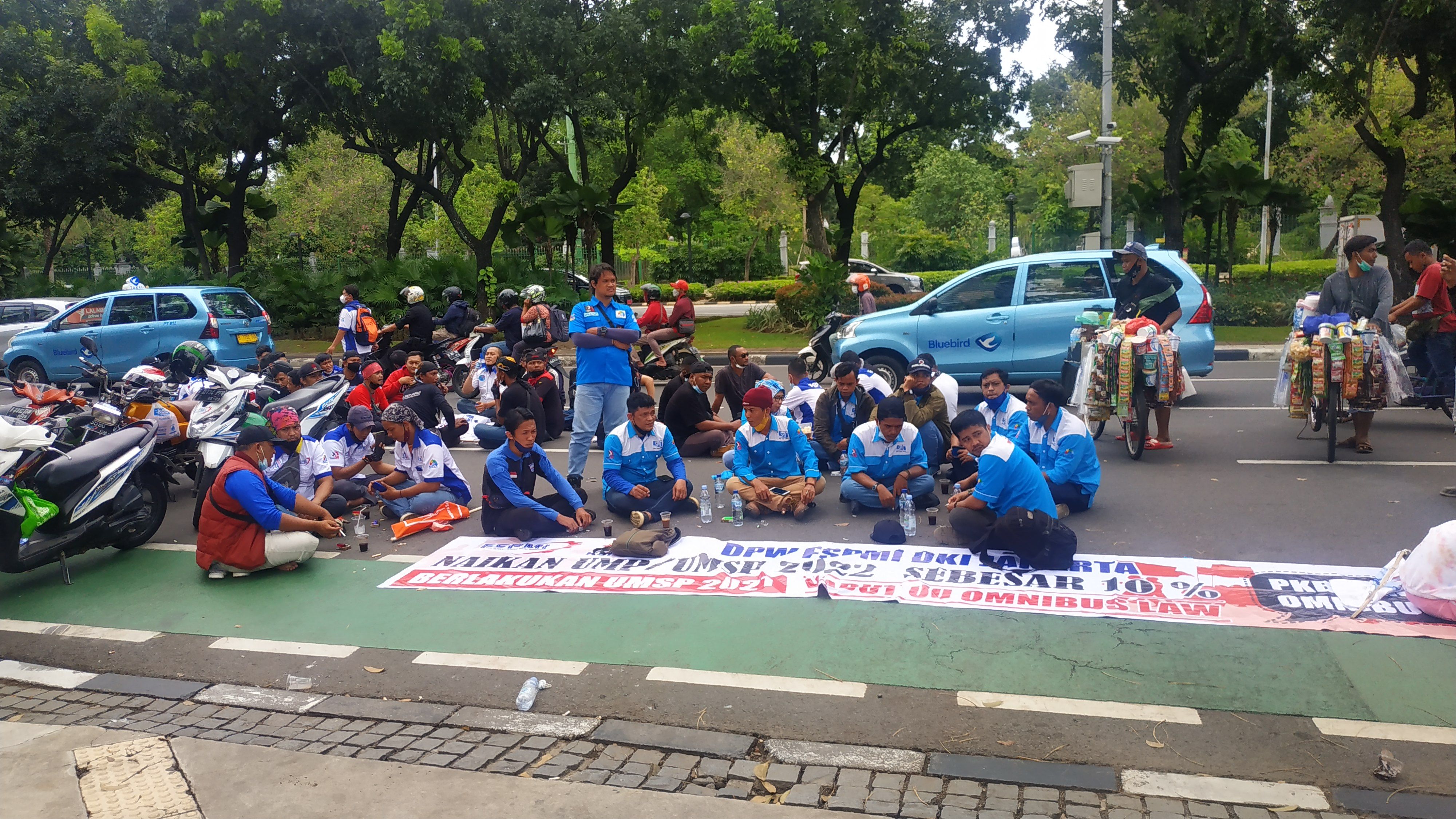 Buruh Demo di Balai Kota DKI Hari Ini, Minta UMP 2023 Naik Minimal 13 Persen