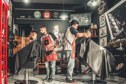 Panduan Etika Potong Rambut ke Barbershop, Pria Wajib Tahu