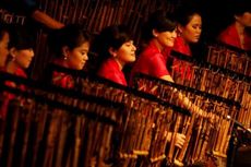 Alunan Angklung Bergema di Tembok Besar China