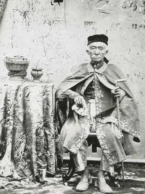 Raja Mongkut bergelar Rama IV di Siam.