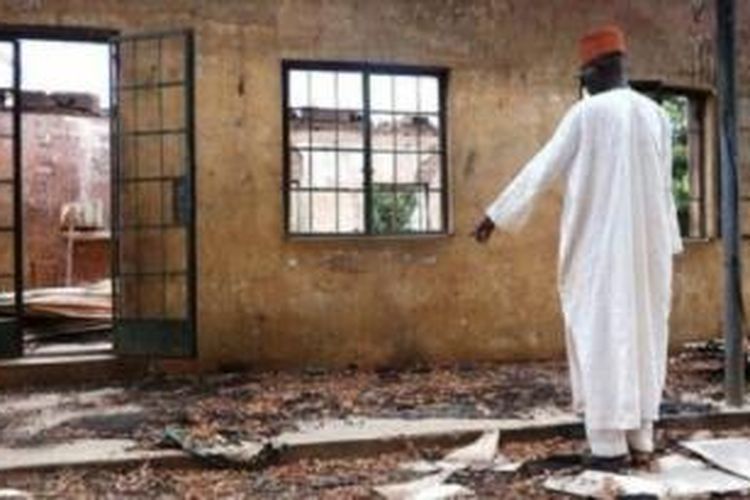 Pemberontakan Boko Haram telah menghancurkan lebih dari 1000 bangunan sekolah dan mengusir jutaan orang dari rumah mereka. 