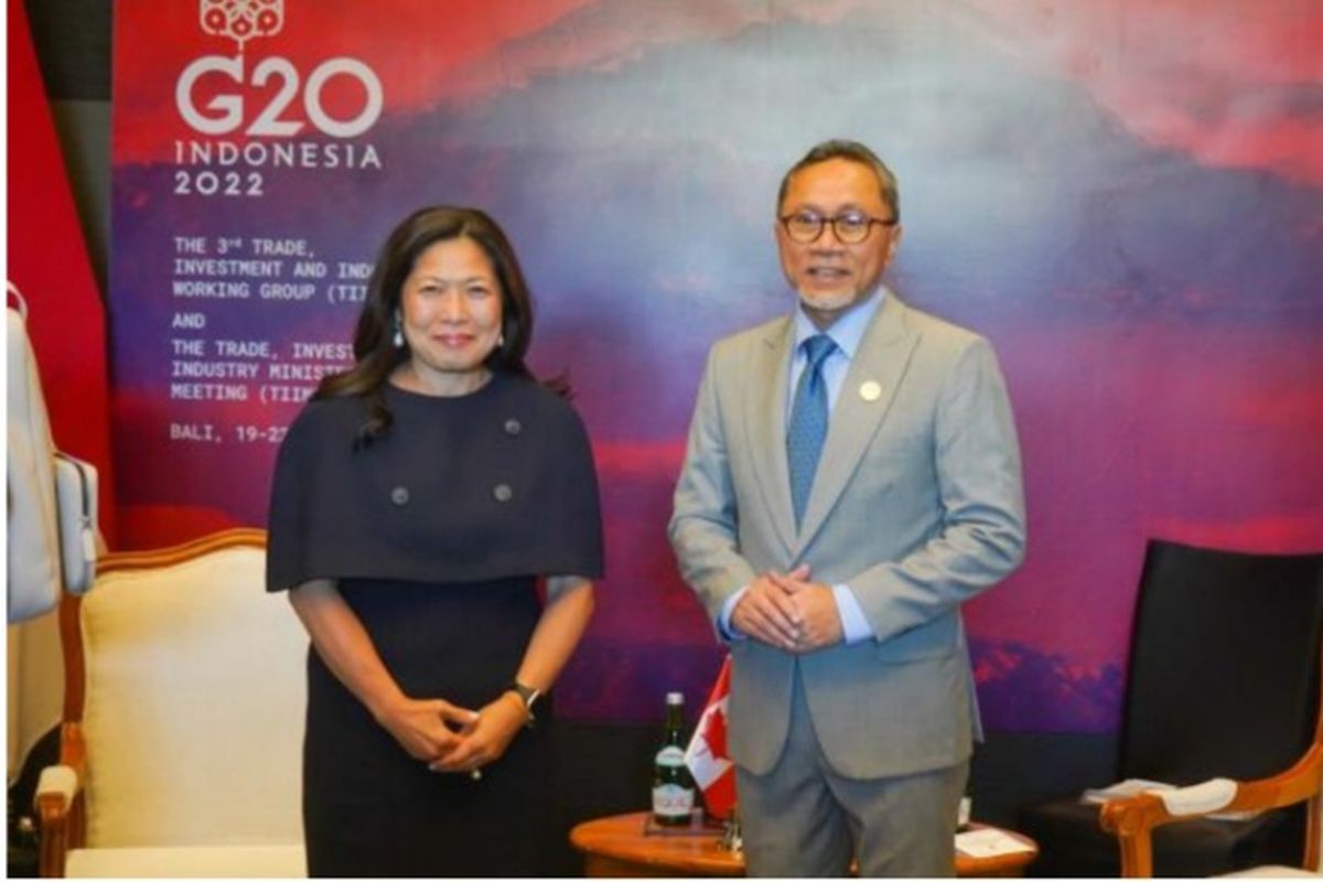 Menteri Perdagangan Zulkifli Hasan melakukan pertemuan dengan Menteri Perdagangan, Usaha Kecil, Promosi Ekspor, dan Perdagangan Internasional Kanada Mary Ng di sela rangkaian kegiatan G20 Trade, Investment, and Industry Ministerial Meeting (TIIMM) di Nusa Dua, Badung, Bali, pada 21-23 September 2022. 