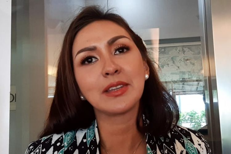 Pembawa acara Donna Agnesia saat ditemui di sebuah acara di kawasan Sudirman, Jakarta Selatan, Selasa (18/6/2019).
