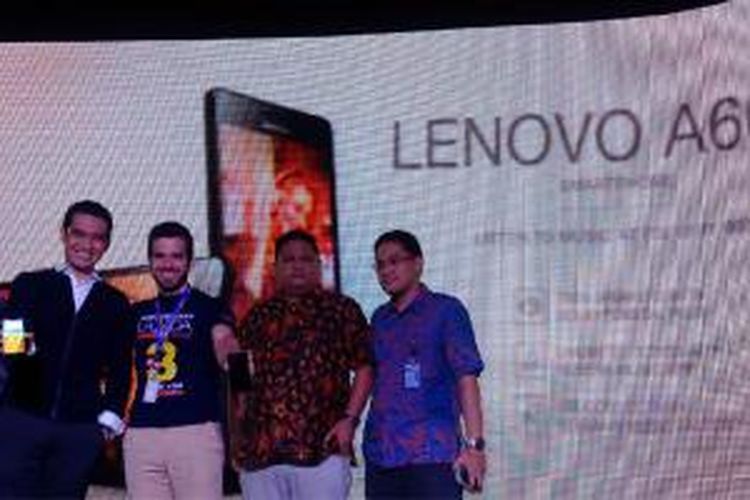 Lenovo Indonesia meresmikan kehadiran smartphone Android Lenovo A900 di Jakarta, Senin (23/3/2015).