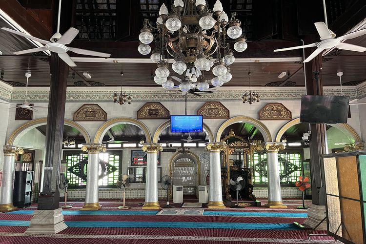 Masjid Kampung Kling, masjid dengan arsitektur lintas negara di Melaka, Malaysia, Sabtu (4/10/2025). 