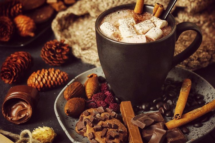 ilustrasi hot chocolate atau cokelat panas, minuman saat cuaca dingin. 