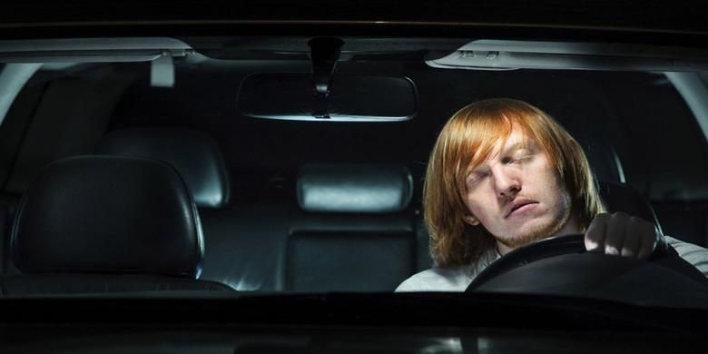 ilustari tertidur ketika berkendara