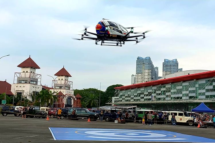 EHang 216 demo terbang di IIMS Hybrid 2022