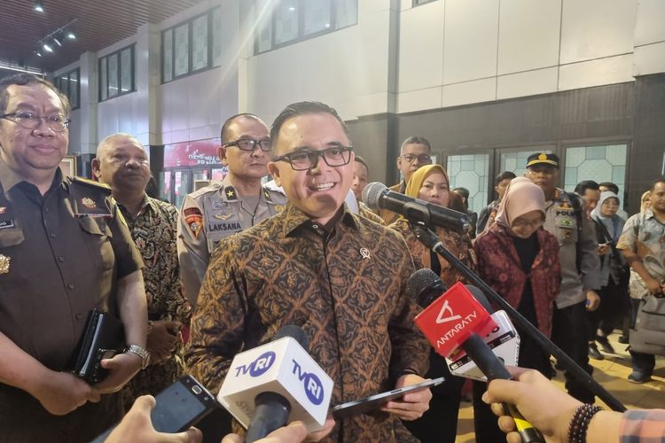 Menteri Pendayagunaan Aparatur Negara dan Reformasi Birokrasi (Menpan RB) Abdullah Azwar Anas di Gedung Kementerian PANRB, Jakarta, Kamis (9/11/2023).