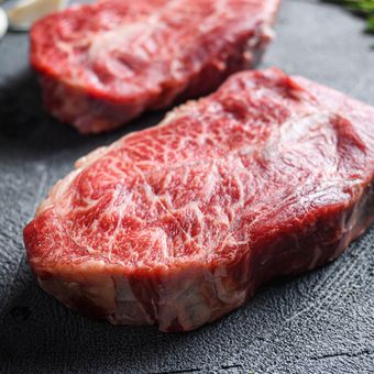 Ilustrasi daging sapi. Terdapat beberapa kelompok orang yang sebaiknya menghindari konsumsi daging merah seperti daging sapi.