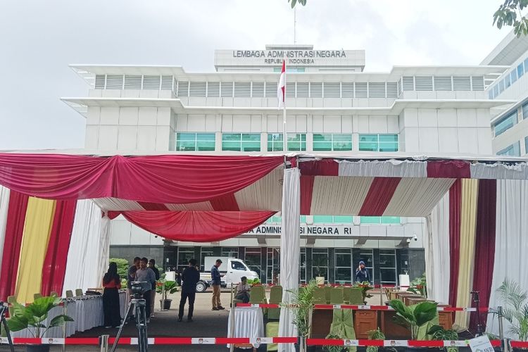 Suasana TPS 10 Gambir tempat Presiden Joko Widodo dan Ibu Negara Iriana Joko Widodo memberikan hak suara pada Rabu (14/2/2024).