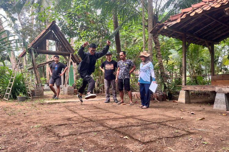 Jauh dari Gawai, Komunitas Barudak Ulin Hidupkan Permainan Tradisional di Leuit Munjul Pangandaran