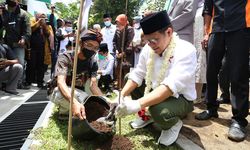 Peduli Lingkungan, Gus Muhaimin Gandeng Komunitas Jambe Klopo Doyong Tanam 2.000 Pohon