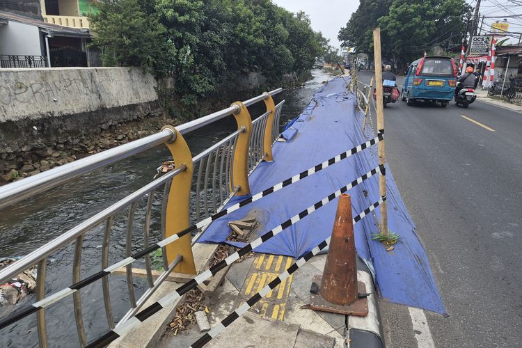 Trotoar Rp 9,7 Miliar di Sawangan Depok Ambles, Pemkot Perbaiki Agustus dengan Dana Rp 1 Miliar