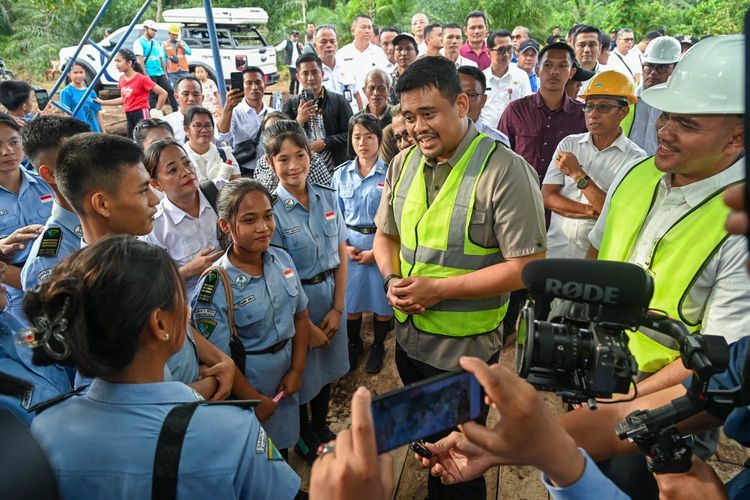 Hari Pertama Ngantor di Nias, Bobby Cek Relokasi SMKN 1 Gido: Dekat Muara, Ada Laporan Pernah Lihat Buaya