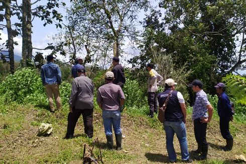 Pantau Aktivitas Macan Tutul, Kamera Trap Dipasang di Desa Sumberarum Banyuwangi