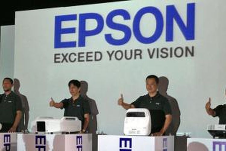 Proyektor-proyektor baru Epson untuk segmen bisnis dan ruang lebar yang diluncurkan pada Selasa (10/2/2015) lalu di Jakarta.