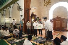 Wapres Serahkan Bantuan Microfinance kepada Jemaah Masjid Agung Jawa Tengah